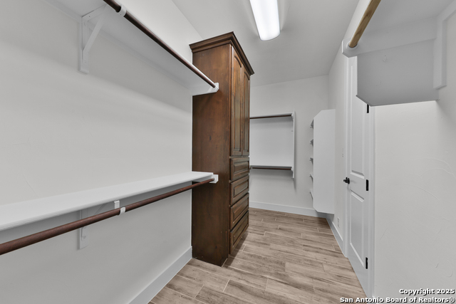 Image 30 of 54 For 11910 Keller