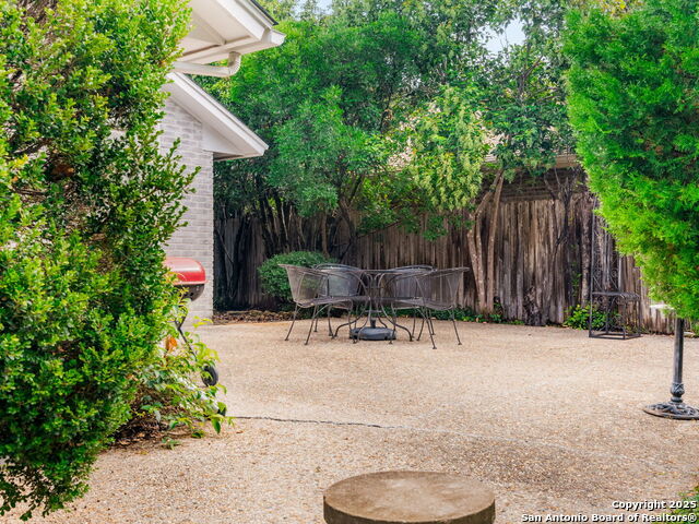 Listing photo id 21 for 11610 Whisper Trail St