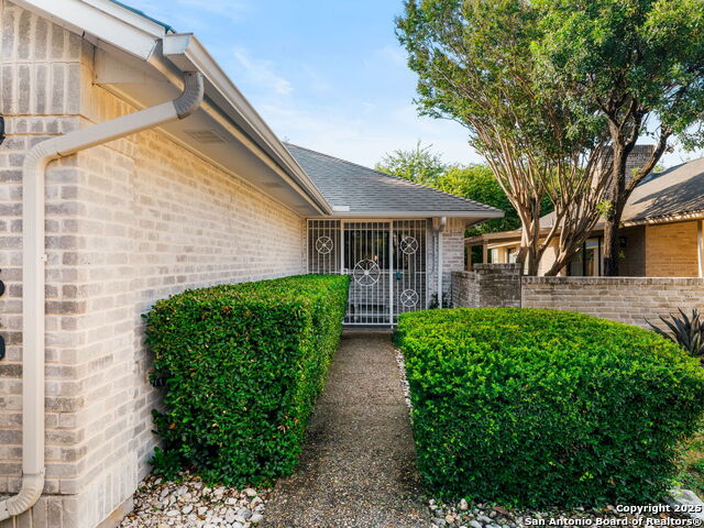 Listing photo id 1 for 11610 Whisper Trail St