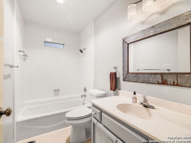 Listing photo id 4 for 11610 Whisper Trail St