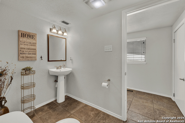 Image 23 of 45 For 1015 Reiley Rd