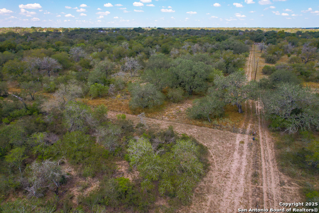 Listing photo id 8 for 595 Sir David