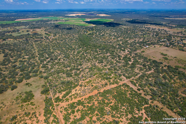 Listing photo id 12 for 595 Sir David