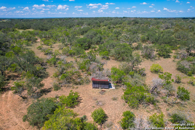 Listing photo id 17 for 595 Sir David