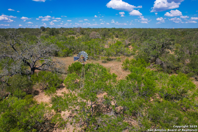 Listing photo id 0 for 595 Sir David