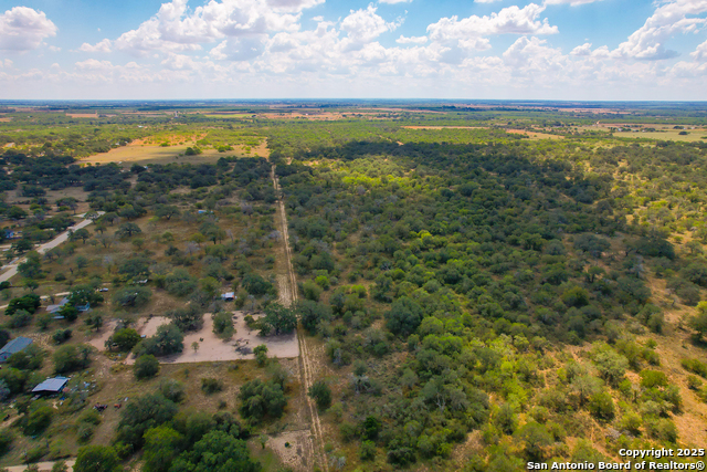 Listing photo id 30 for 595 Sir David