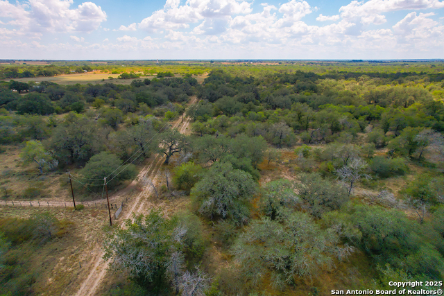 Listing photo id 31 for 595 Sir David