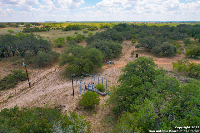 Listing photo id 33 for 595 Sir David