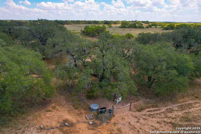 Listing photo id 34 for 595 Sir David