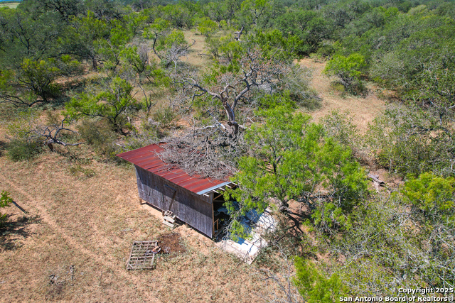 Listing photo id 4 for 595 Sir David