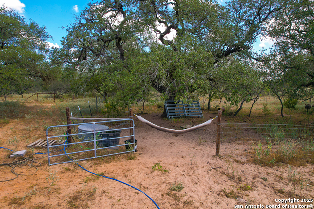 Listing photo id 6 for 595 Sir David