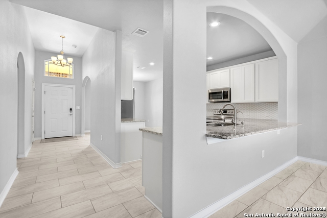 Image 10 of 25 For 5983 Midcrown Dr