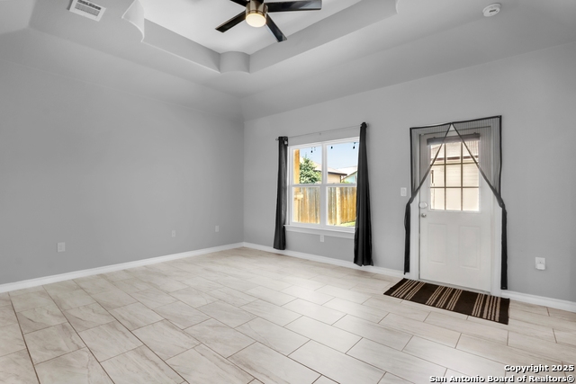 Image 11 of 25 For 5983 Midcrown Dr