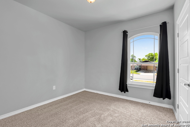 Image 19 of 25 For 5983 Midcrown Dr