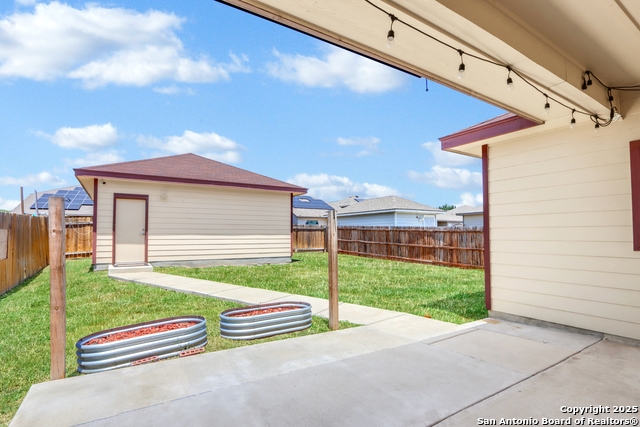 Image 22 of 25 For 5983 Midcrown Dr