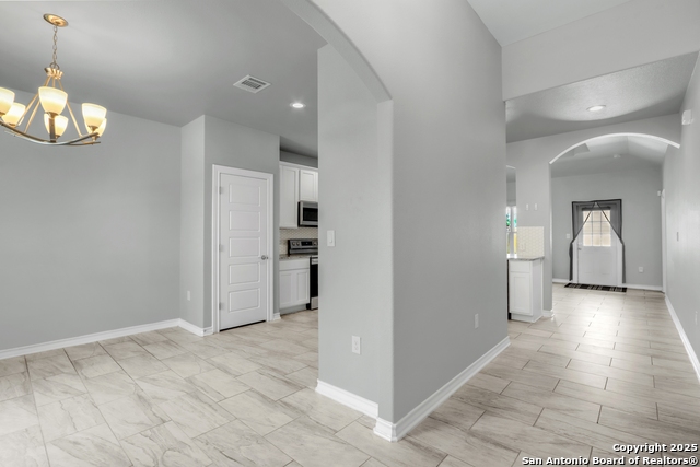 Image 3 of 25 For 5983 Midcrown Dr