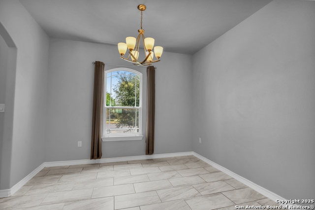 Image 4 of 25 For 5983 Midcrown Dr