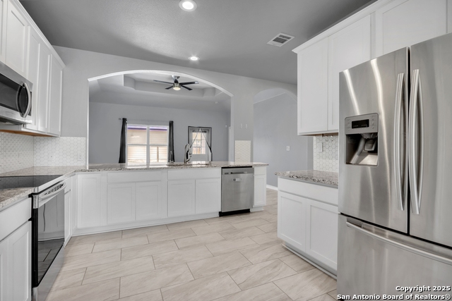 Image 8 of 25 For 5983 Midcrown Dr