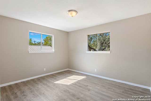 Listing photo id 14 for 178 Mary Ann