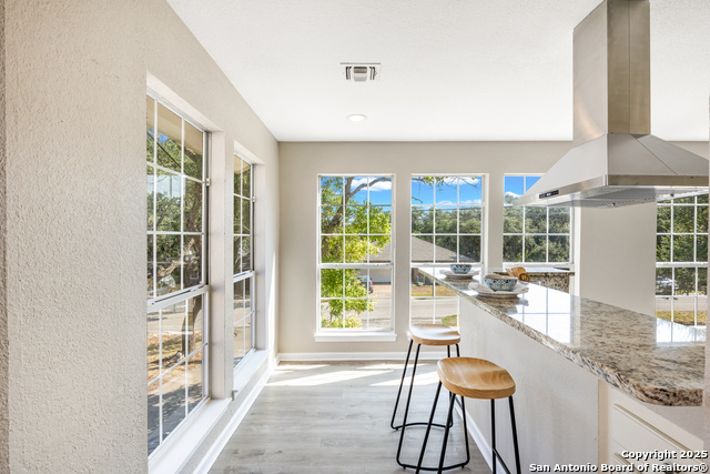 Listing photo id 2 for 178 Mary Ann