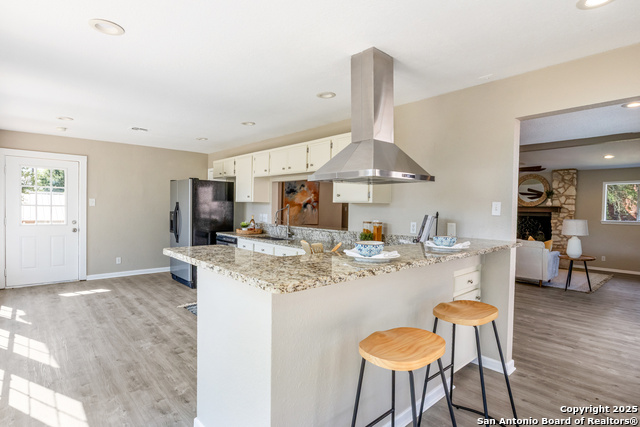 Listing photo id 5 for 178 Mary Ann