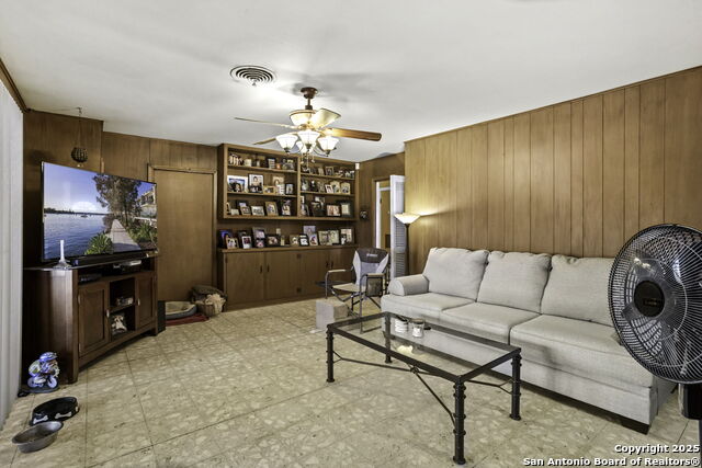 Image 13 of 23 For 3923 Longridge