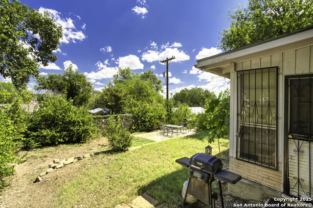 Image 22 of 23 For 3923 Longridge