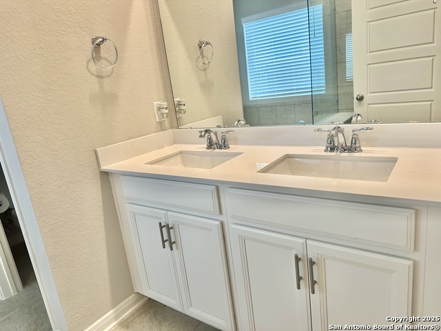 Listing photo id 10 for 1519 Argon Way
