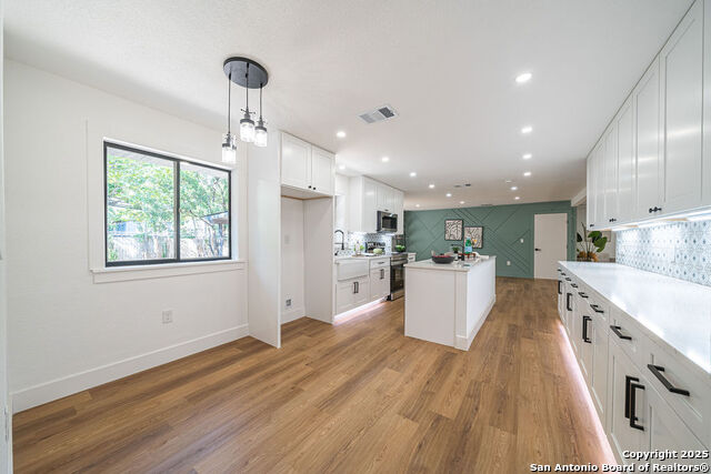 Image 11 of 36 For 315 Royal Oaks