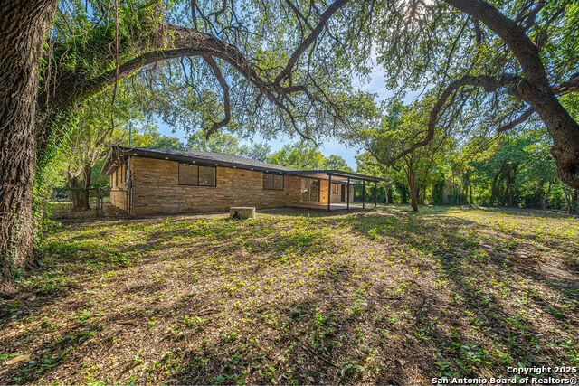 Image 33 of 36 For 315 Royal Oaks