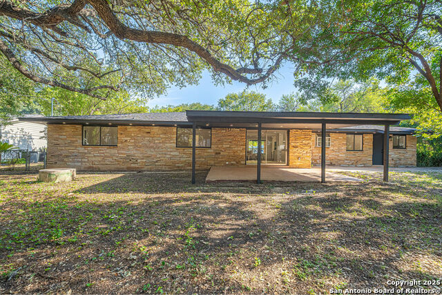 Image 34 of 36 For 315 Royal Oaks