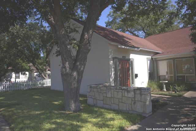 Image 2 of 20 For 1313 Lorenzo St