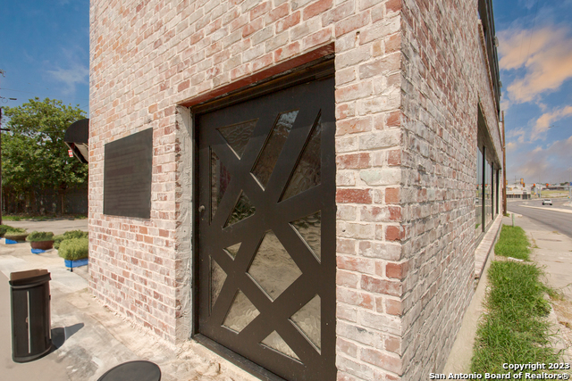 Listing photo id 2 for 206 Fredericksburg