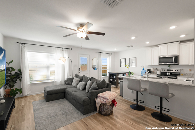 Image 4 of 15 For 16025 Dickens