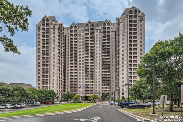 Image 25 of 33 For 1 Towers Park Ln  1101