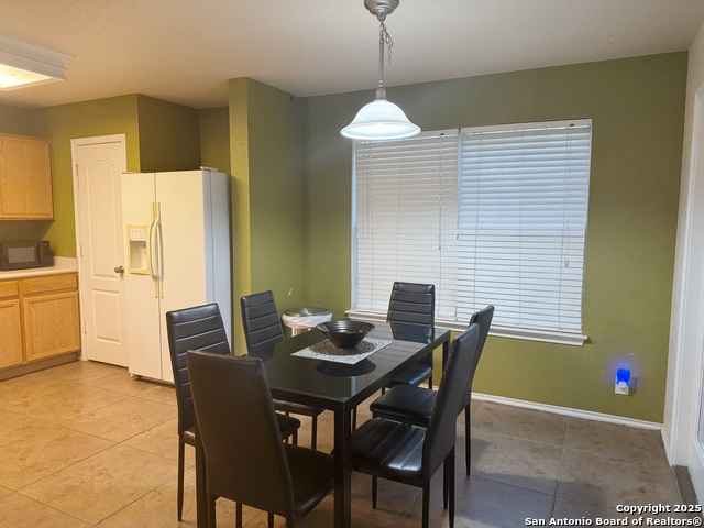 Image 7 of 26 For 318 Amberdale Oak