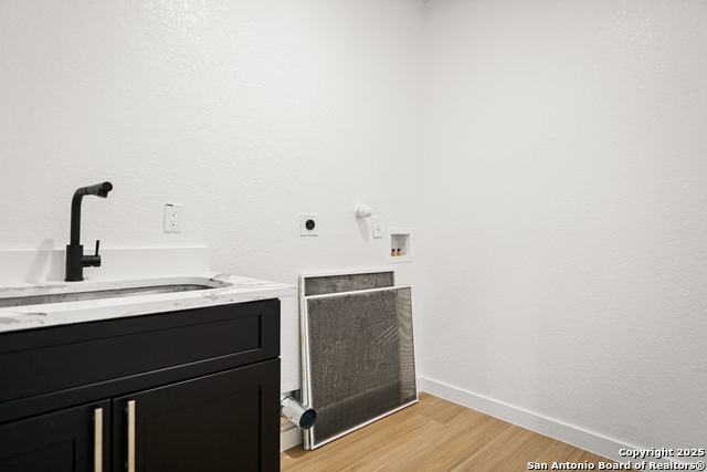 Image 23 of 27 For 1202 Villaret W