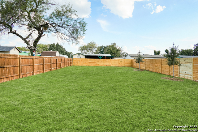 Image 26 of 27 For 1202 Villaret W