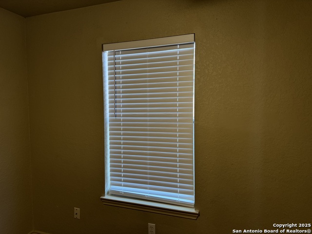 Image 16 of 17 For 2815 Goldsmith