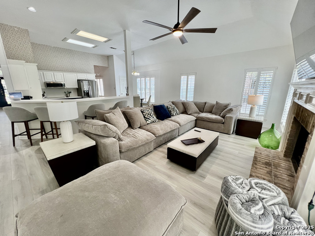 Listing photo id 15 for 3 Weatherford