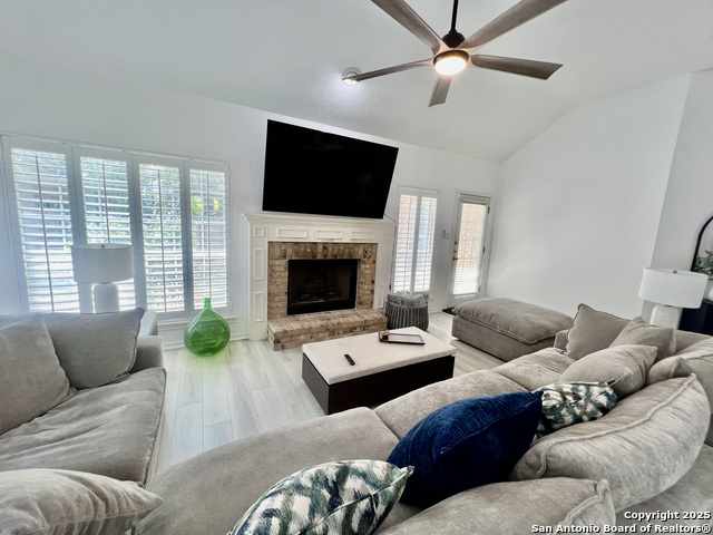 Listing photo id 16 for 3 Weatherford