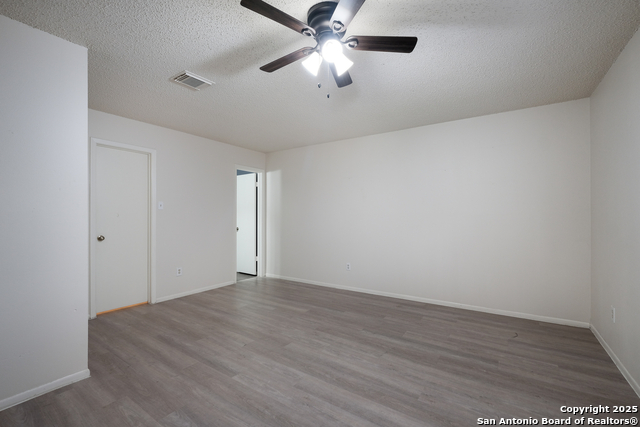 Image 11 of 18 For 15414 Legend Springs Dr