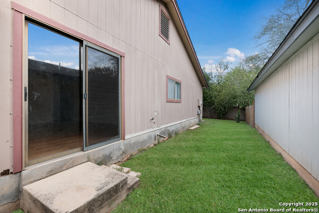 Image 16 of 18 For 15414 Legend Springs Dr