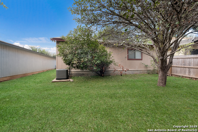 Image 17 of 18 For 15414 Legend Springs Dr