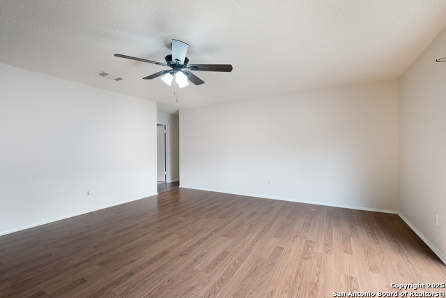 Image 7 of 18 For 15414 Legend Springs Dr