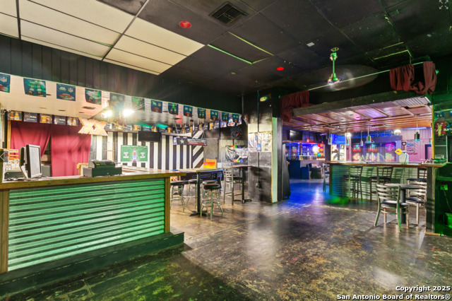 Listing photo id 2 for 1812 Main  