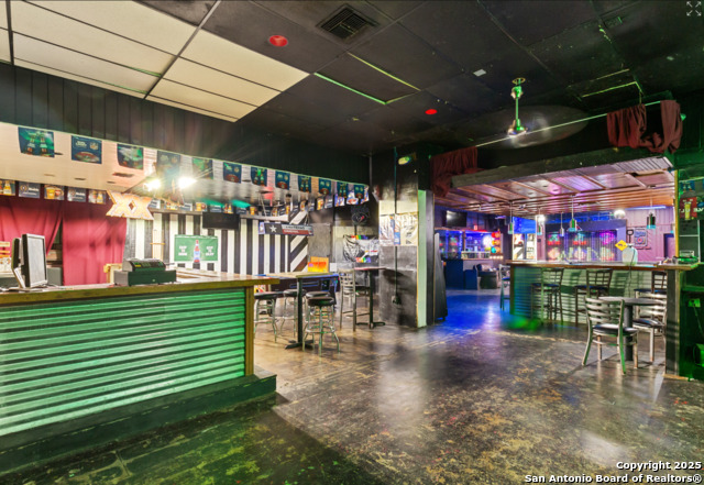 Listing photo id 3 for 1812 Main  