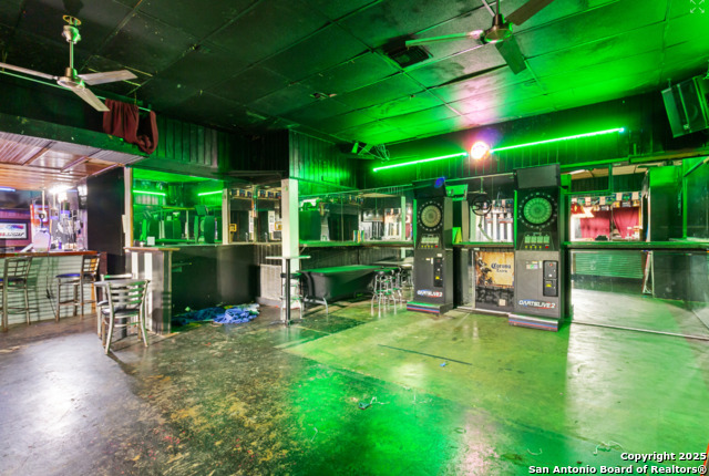 Listing photo id 4 for 1812 Main  