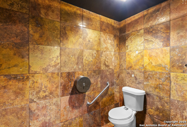 Listing photo id 6 for 1812 Main  