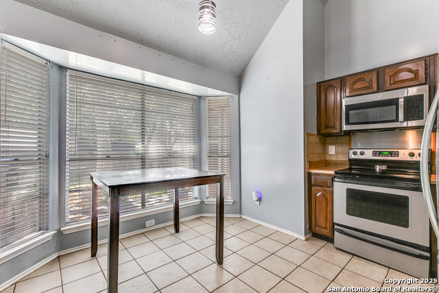 Image 13 of 35 For 8739 Welles Edge